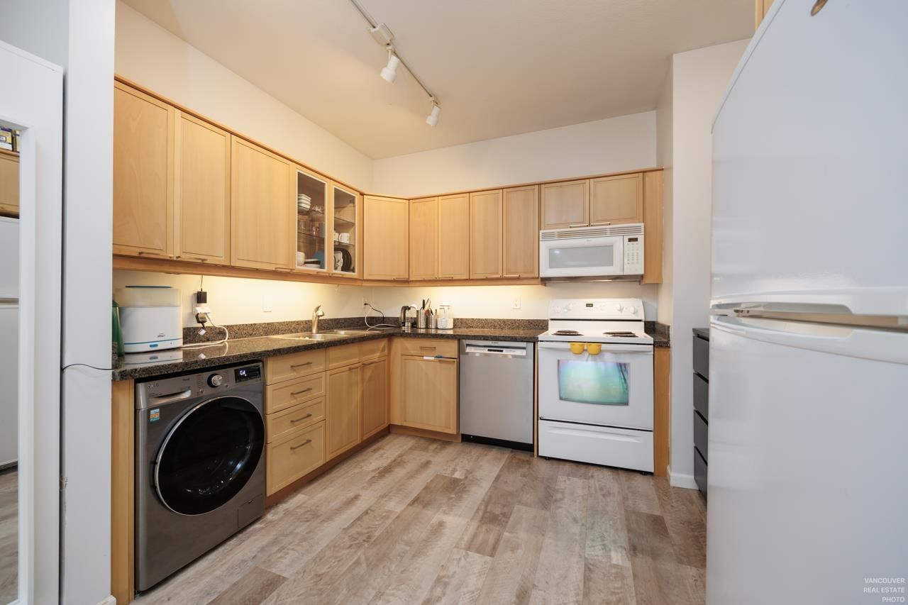 Listing Image 14
