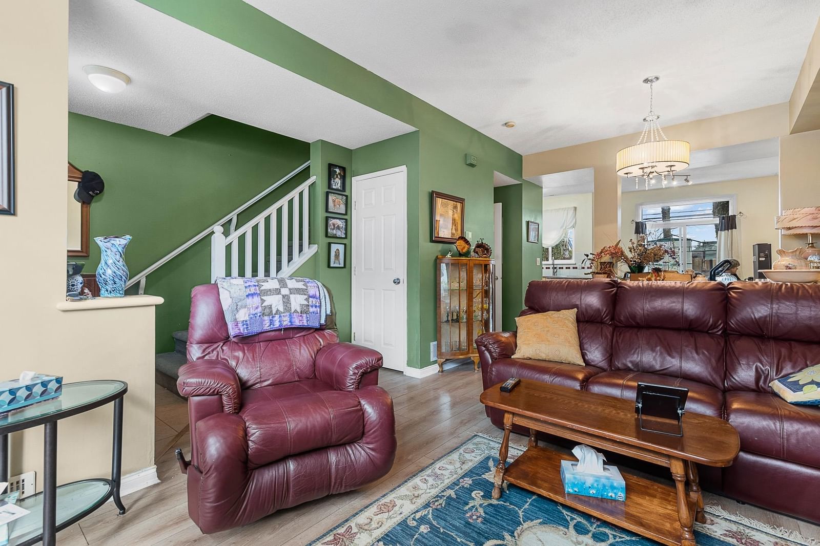 Listing Image 11