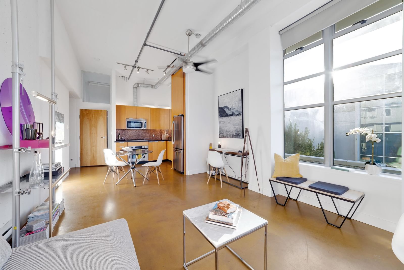 Listing Image 5
