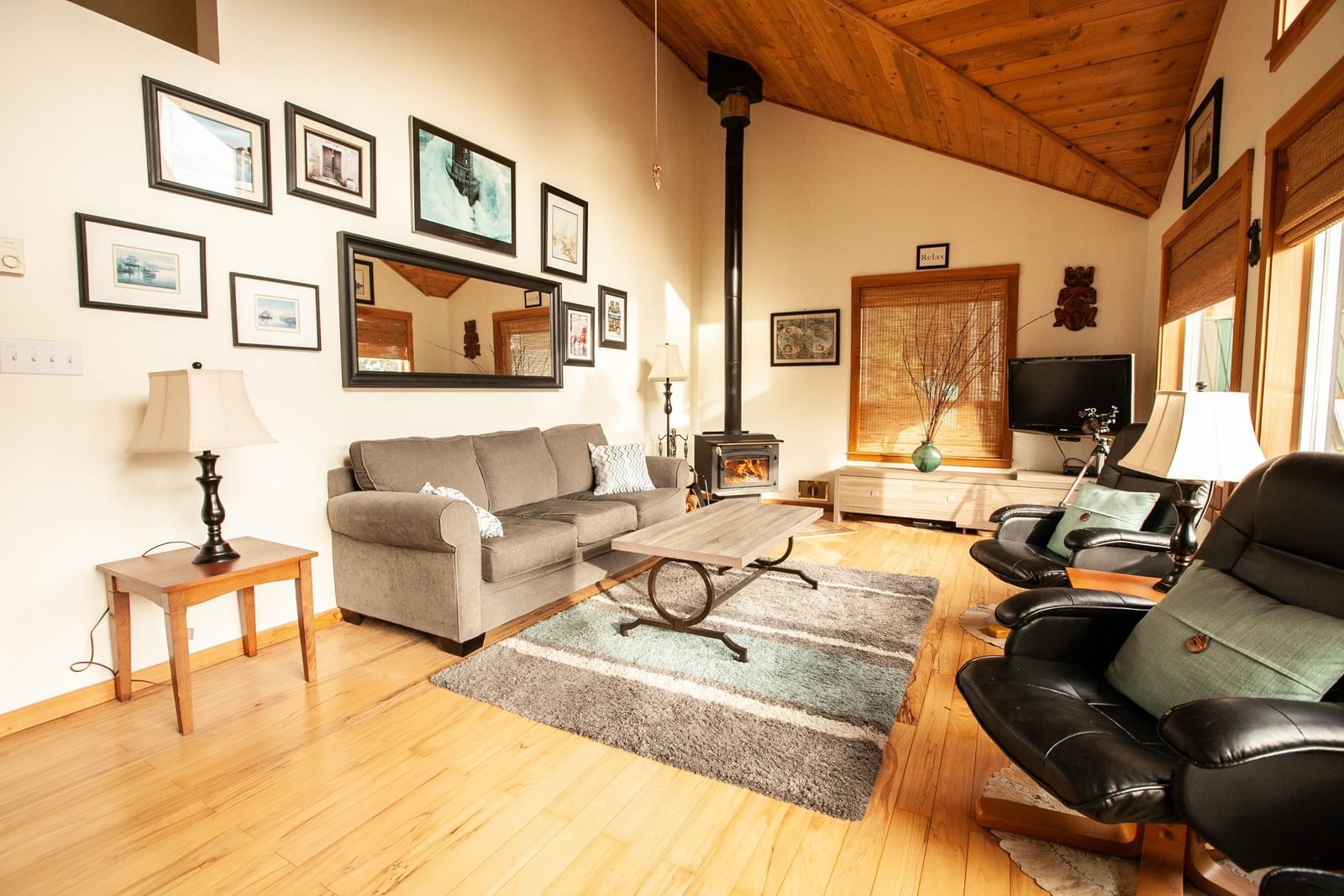 Listing Image 6
