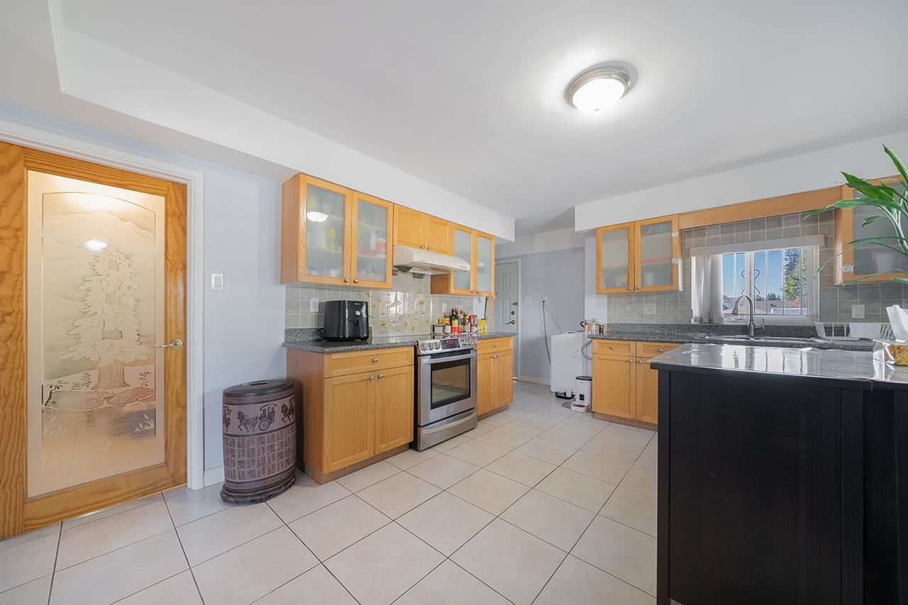 Listing Image 11