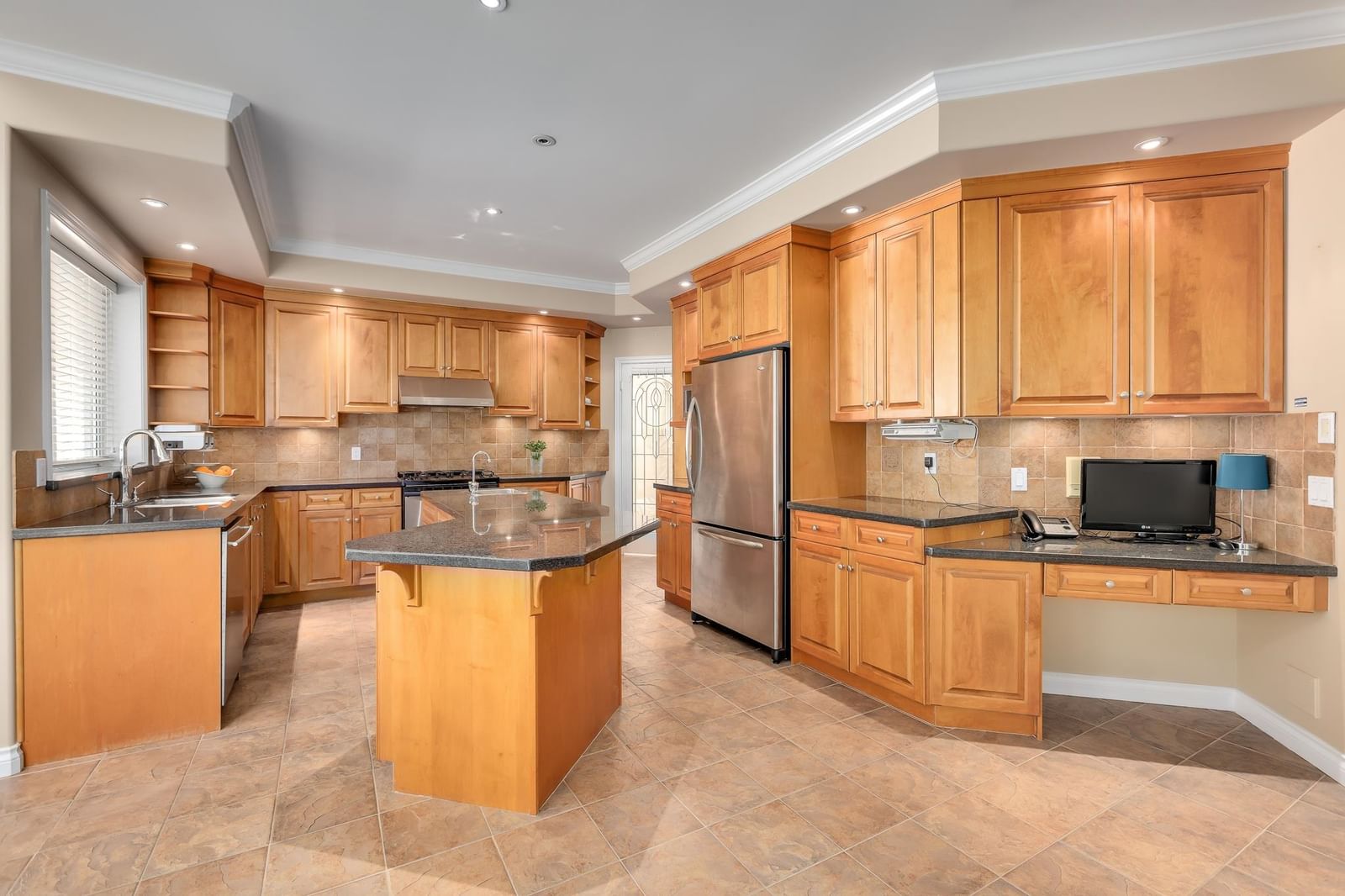 Listing Image 10