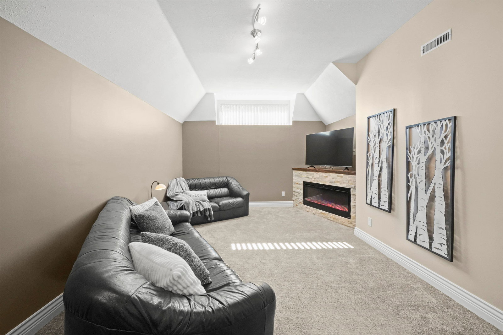 Listing Image 25