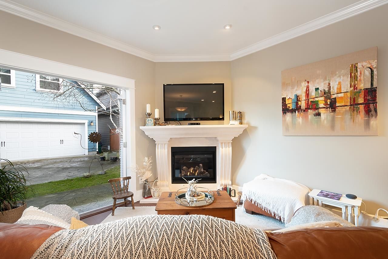 Listing Image 9