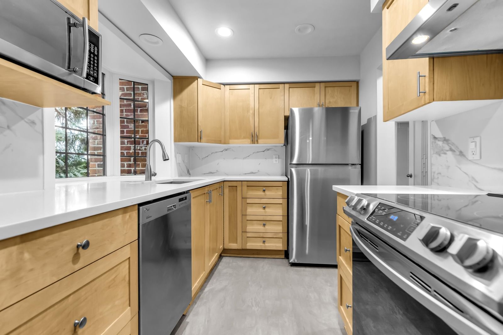 Listing Image 13
