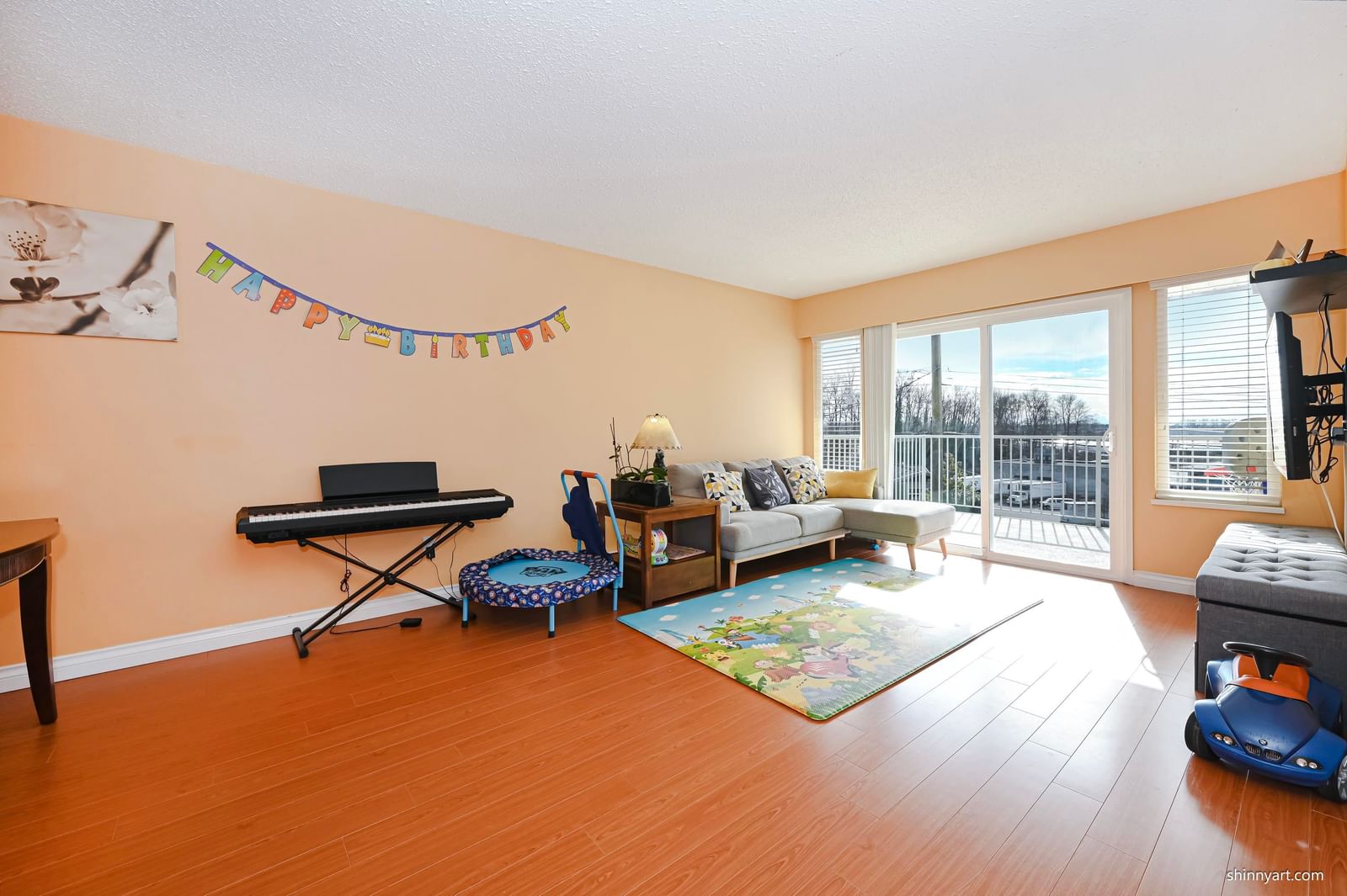 Listing Image 10