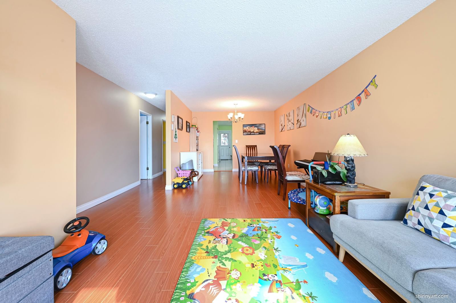 Listing Image 11
