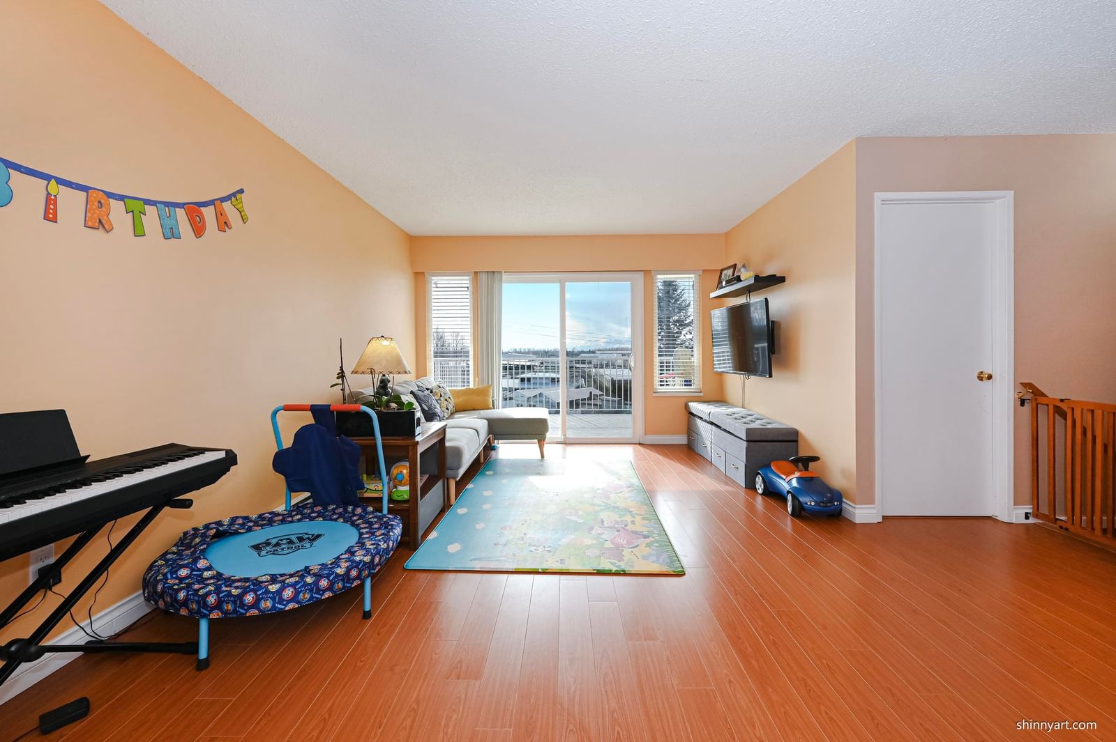 Listing Image 9