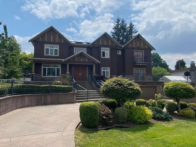 4488 Price Crescent
