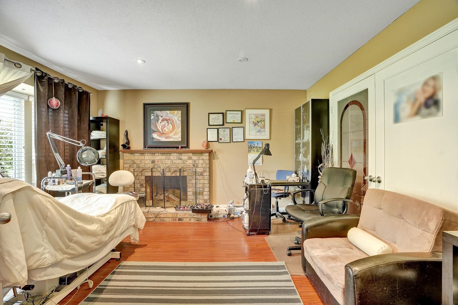 Listing Image 13