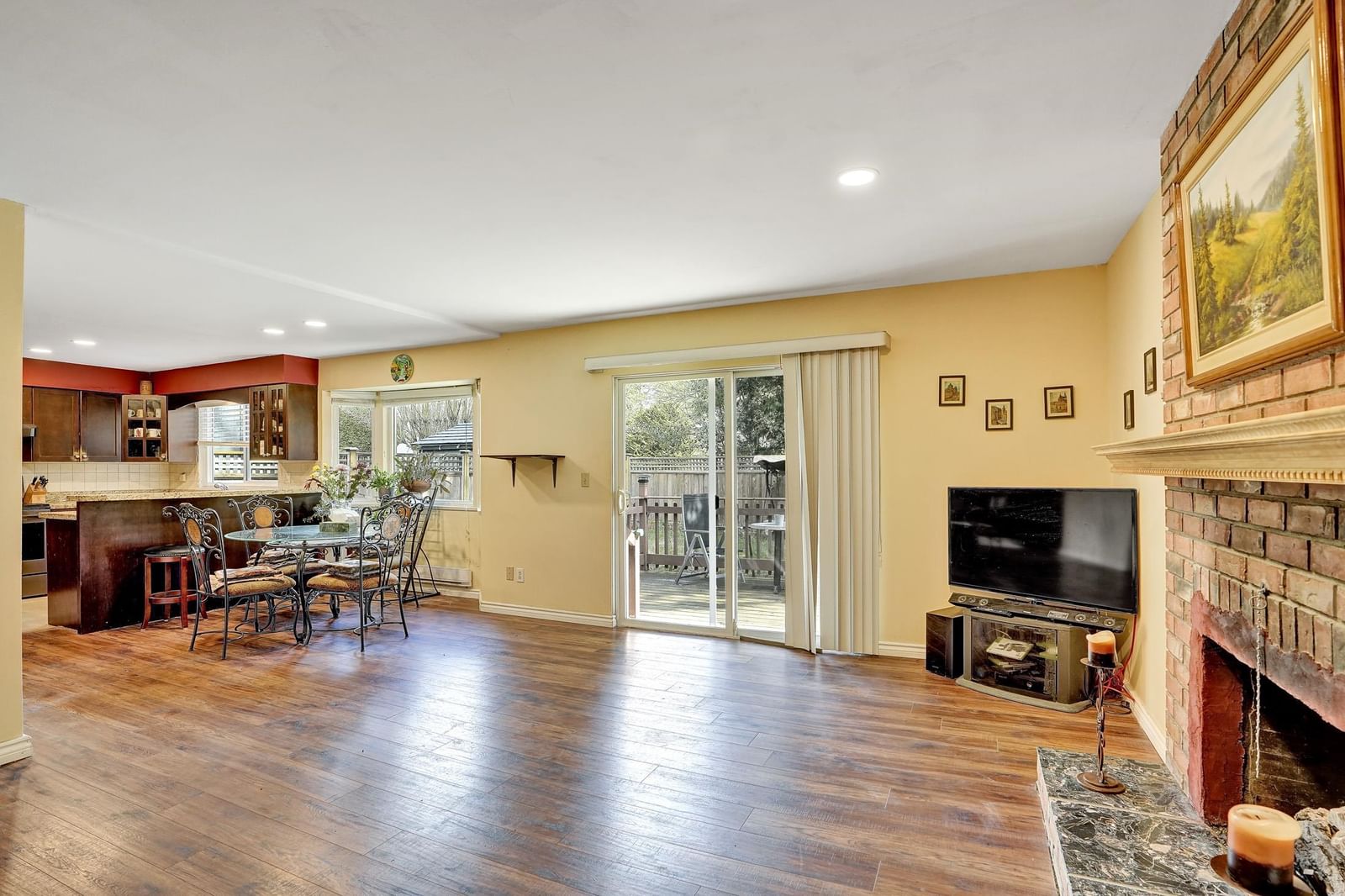 Listing Image 6