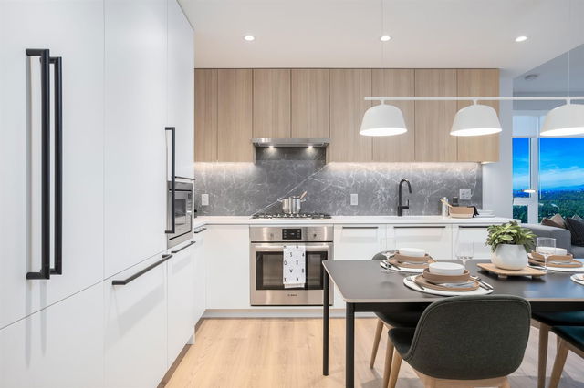 207 - 668 Whiting Way