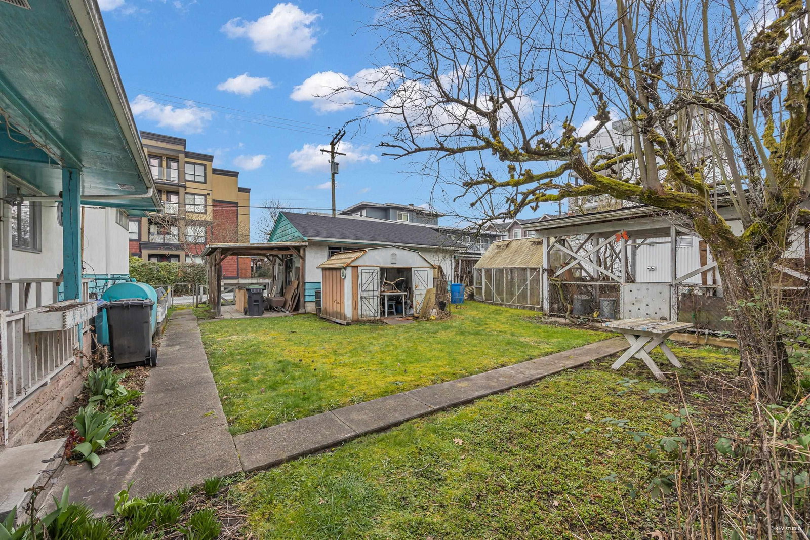 Listing Image 6