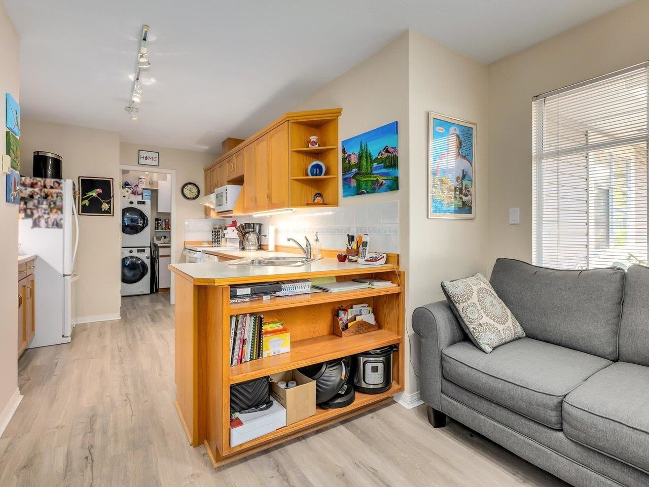 Listing Image 12