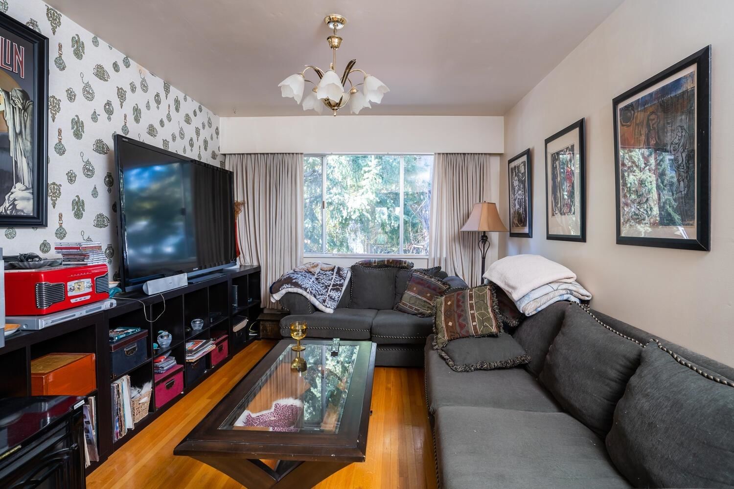 Listing Image 10