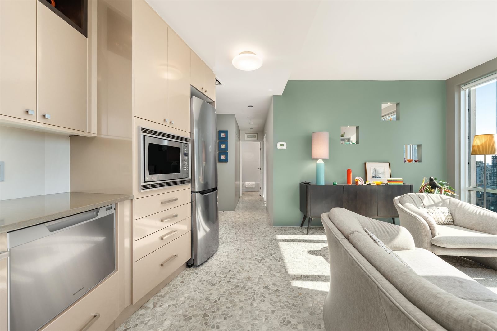 Listing Image 10