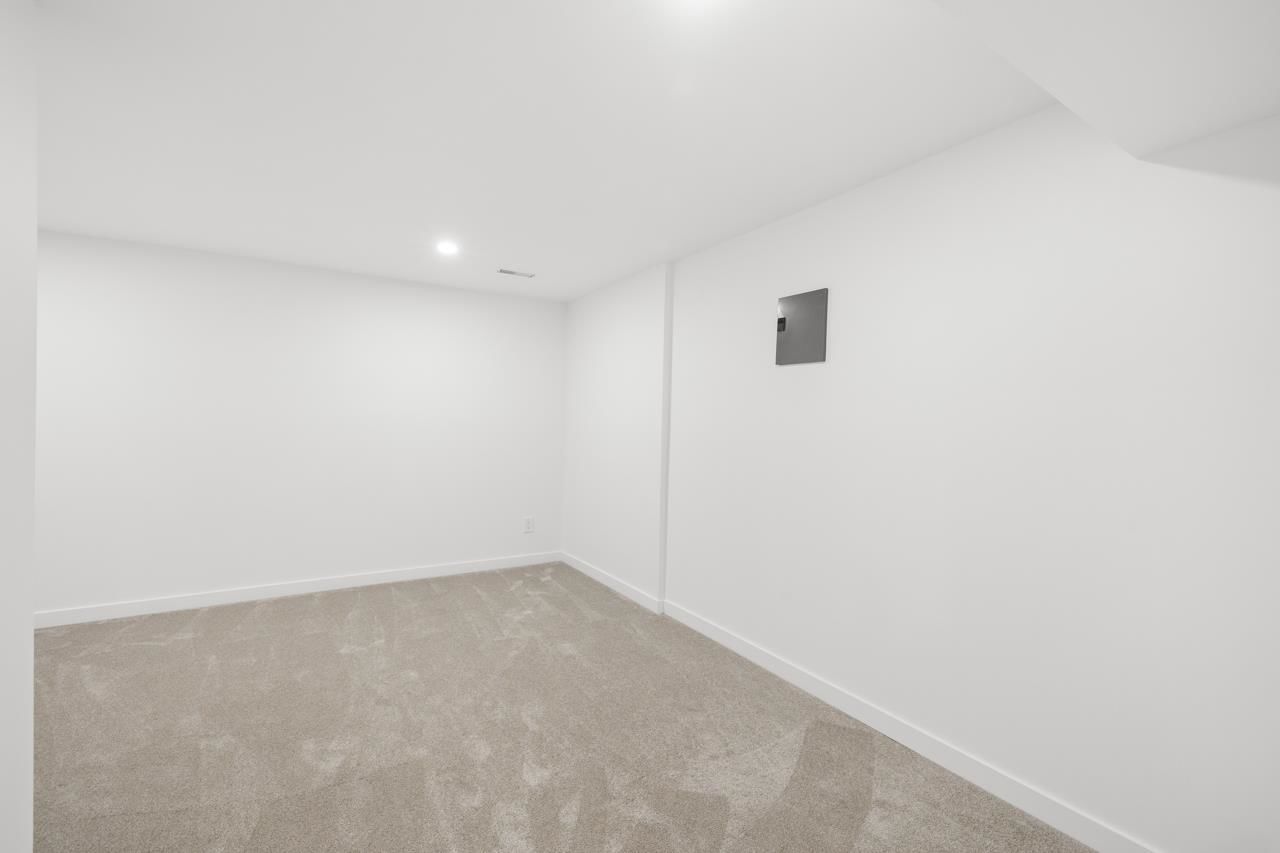 Listing Image 26