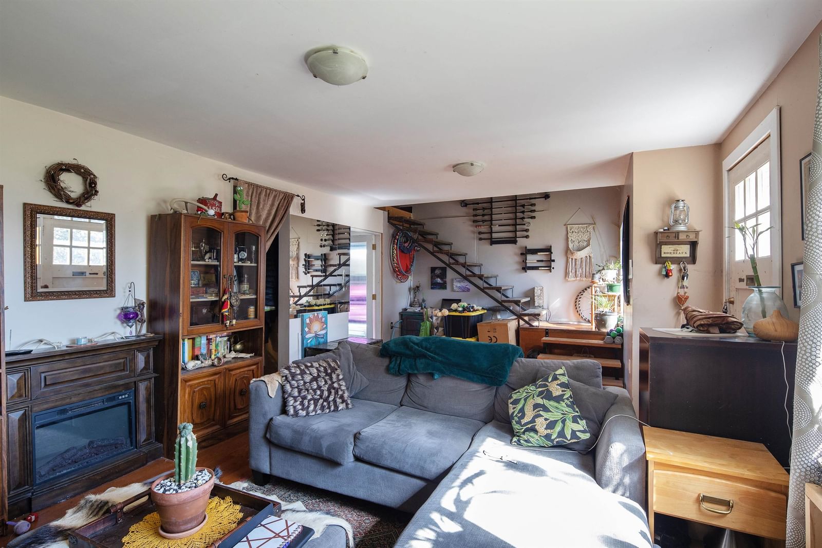 Listing Image 4