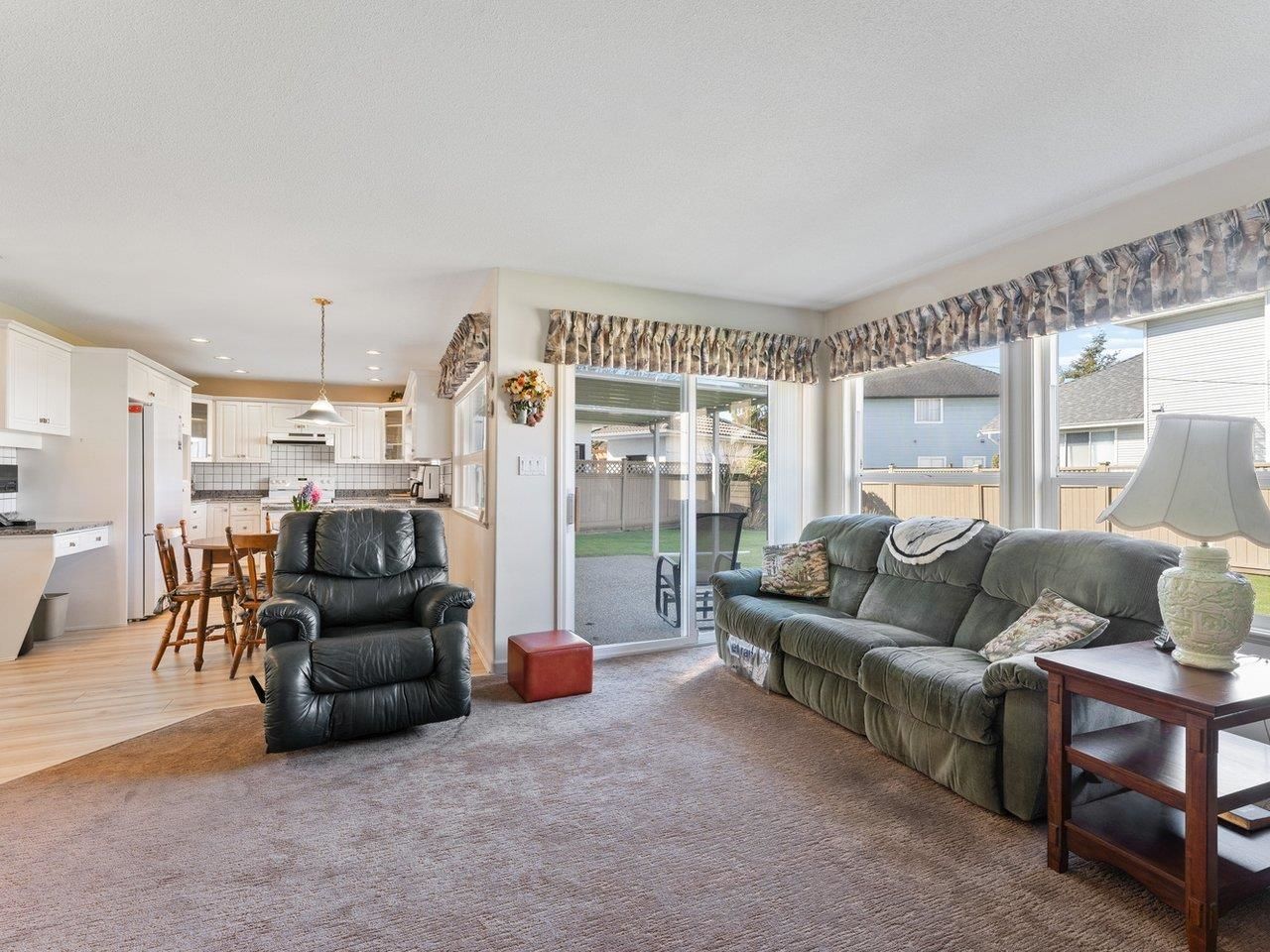 Listing Image 7