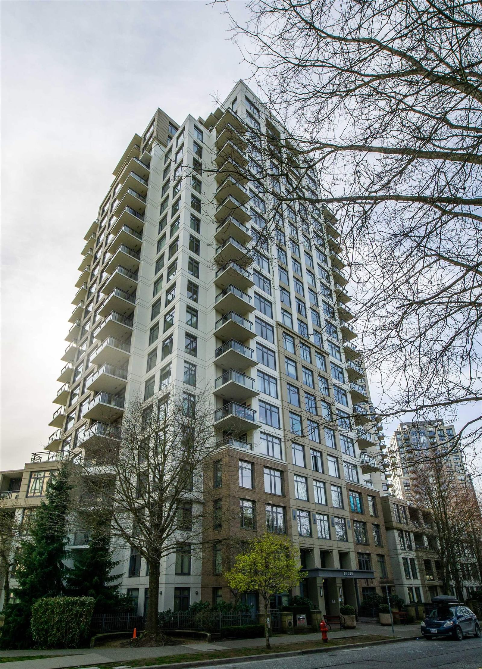 Listing Image 11