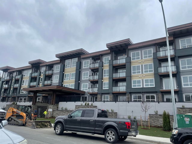 411 - 9450 Robson Street