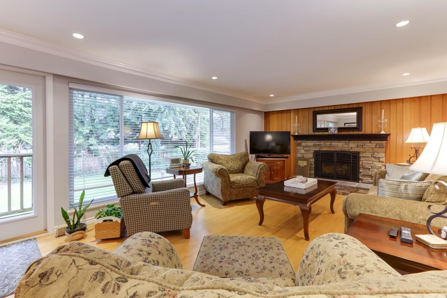 Listing Image 5