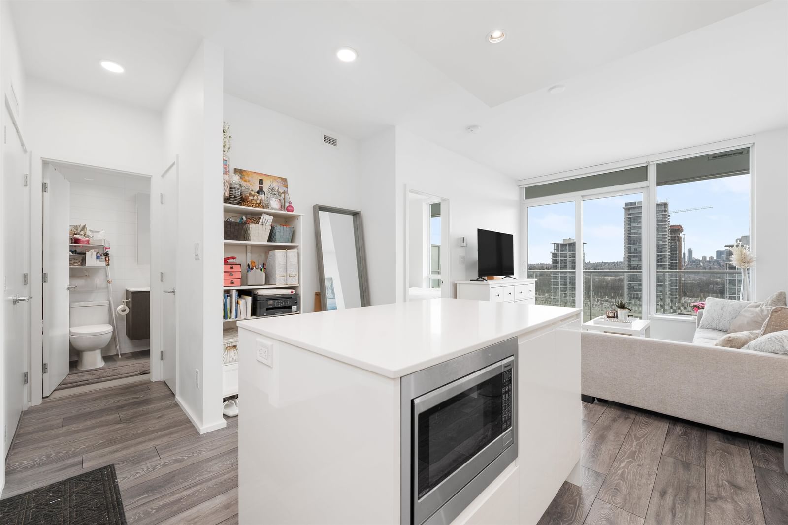 Listing Image 11