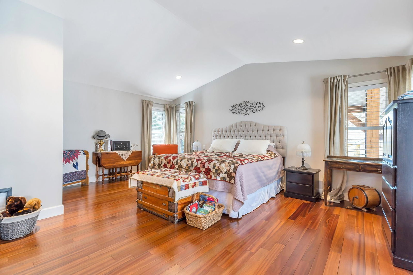 Listing Image 19