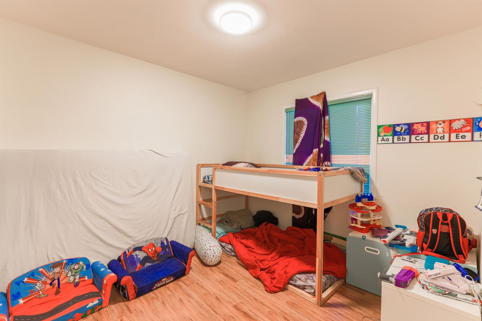 Listing Image 8