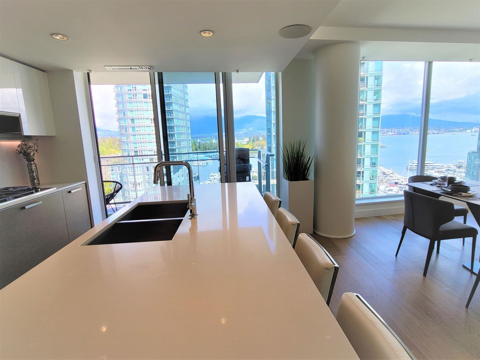 Listing photo 5