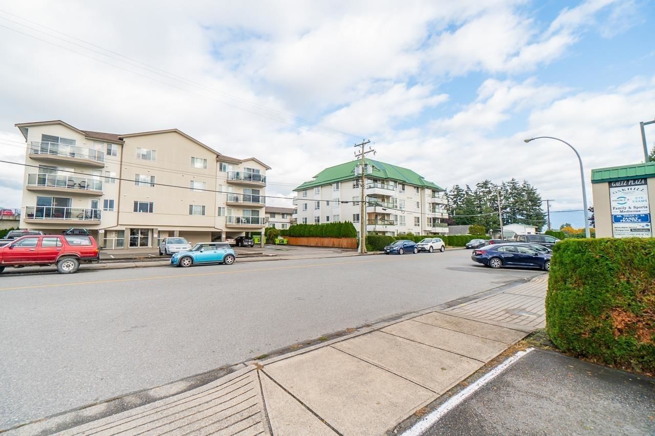 Listing Image 16