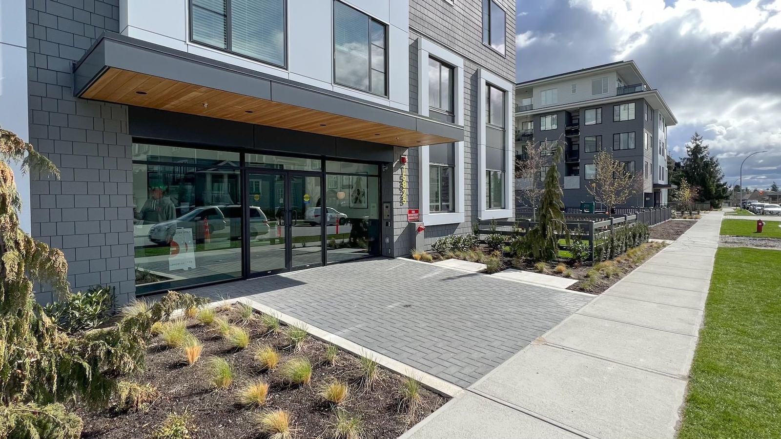 Listing Image 12