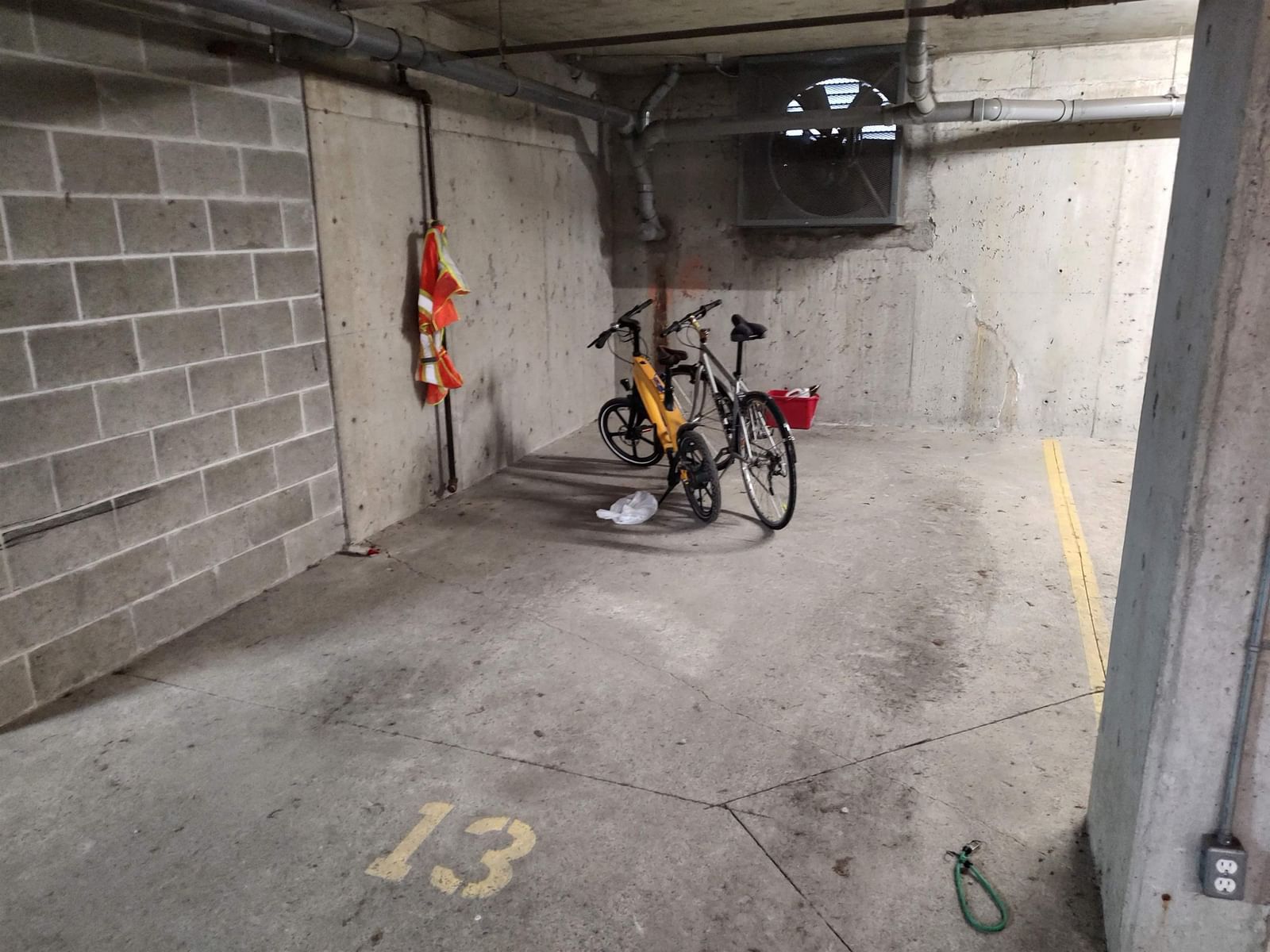 Listing Image 10