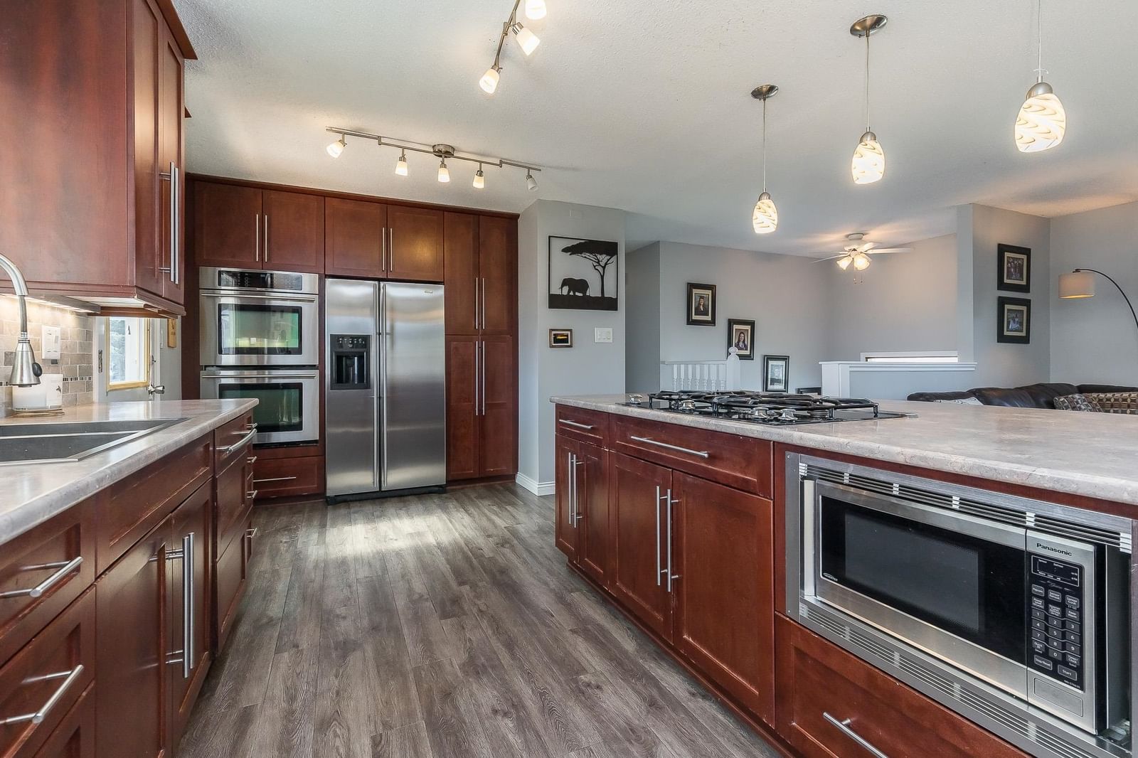 Listing Image 9