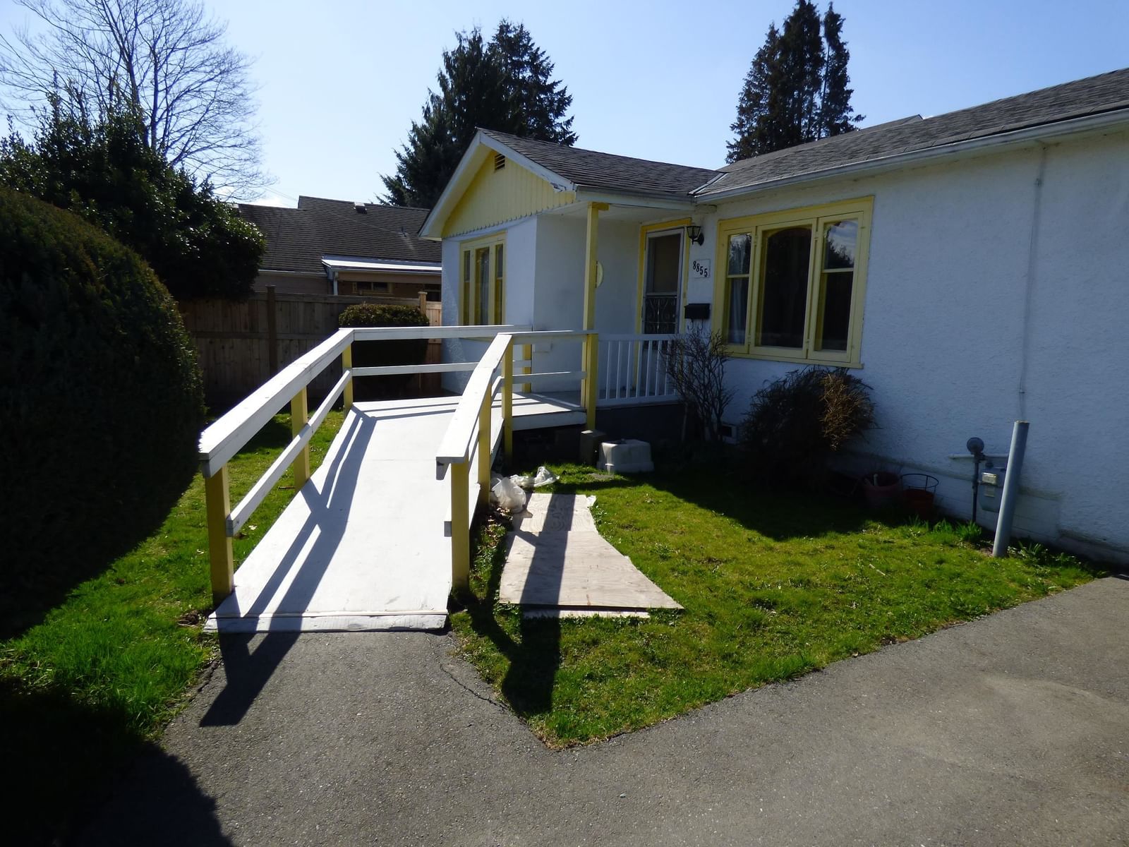 Listing Image 4