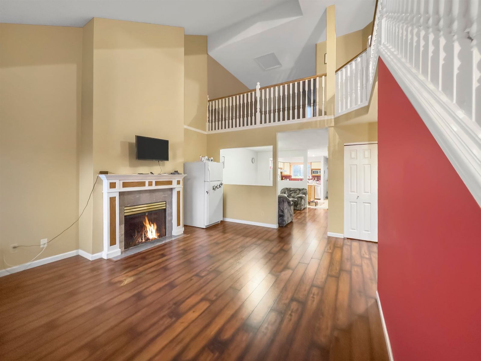 Listing Image 3