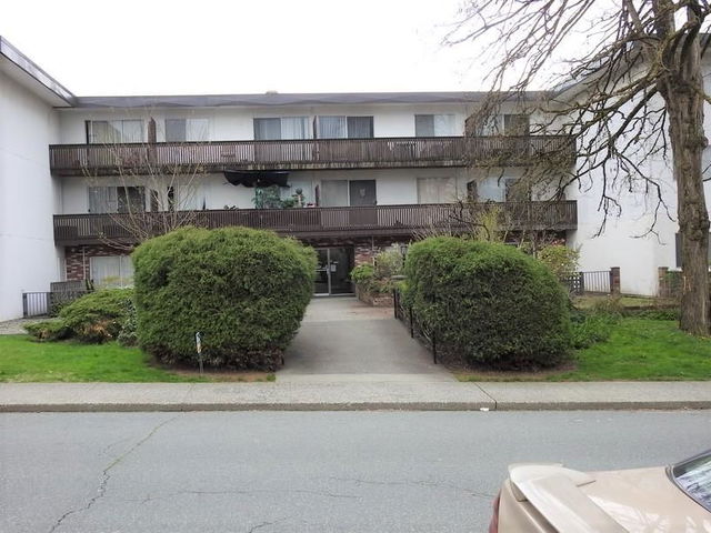 101 - 910 Fifth Avenue