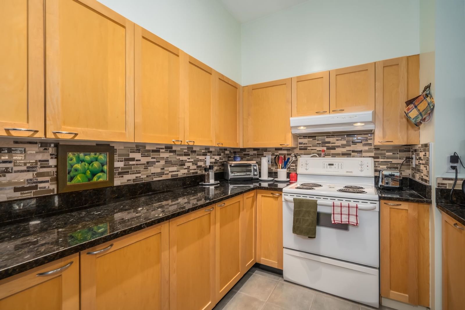 Listing Image 12