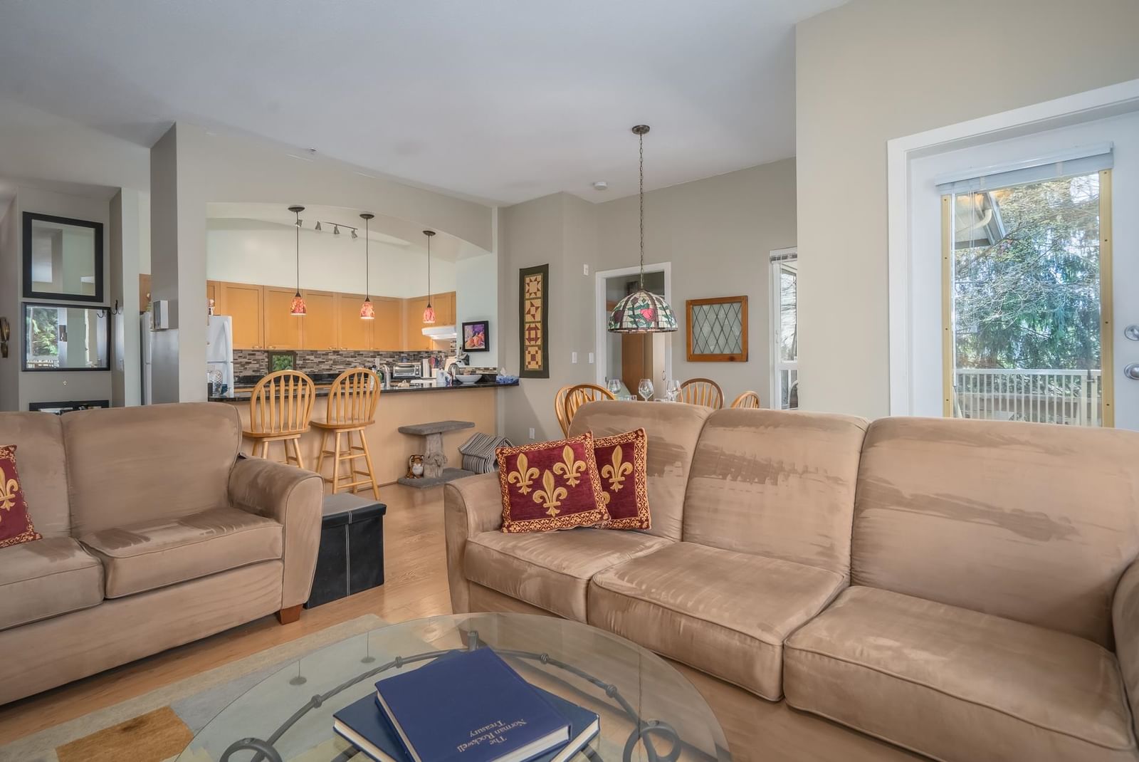 Listing Image 6