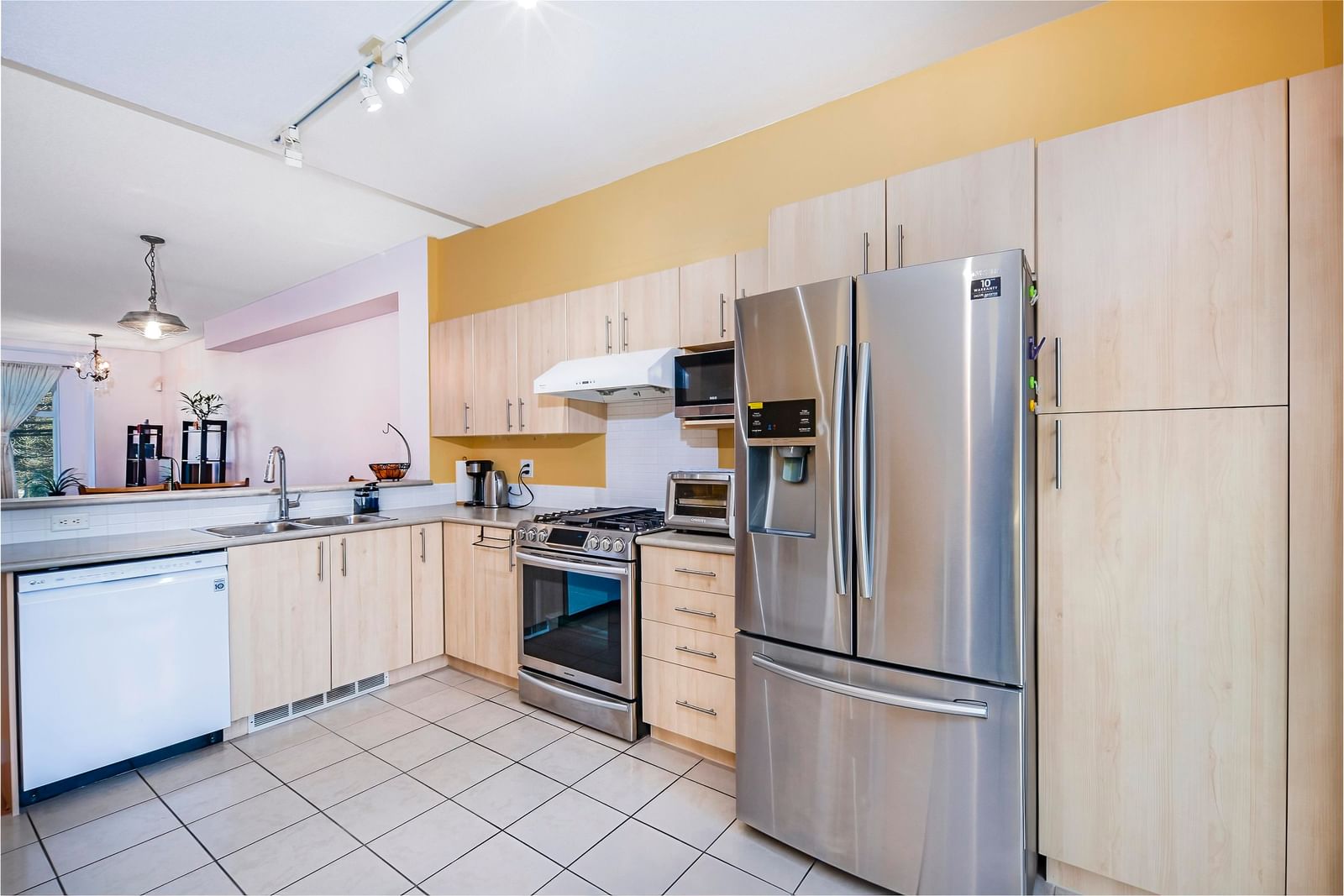Listing Image 14