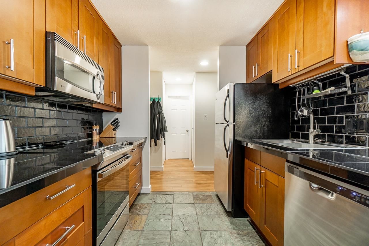 Listing Image 16