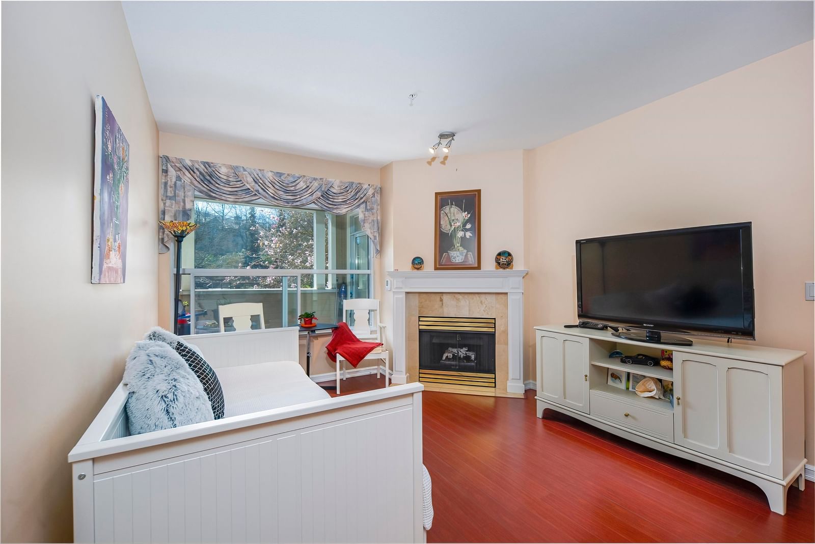 Listing Image 9