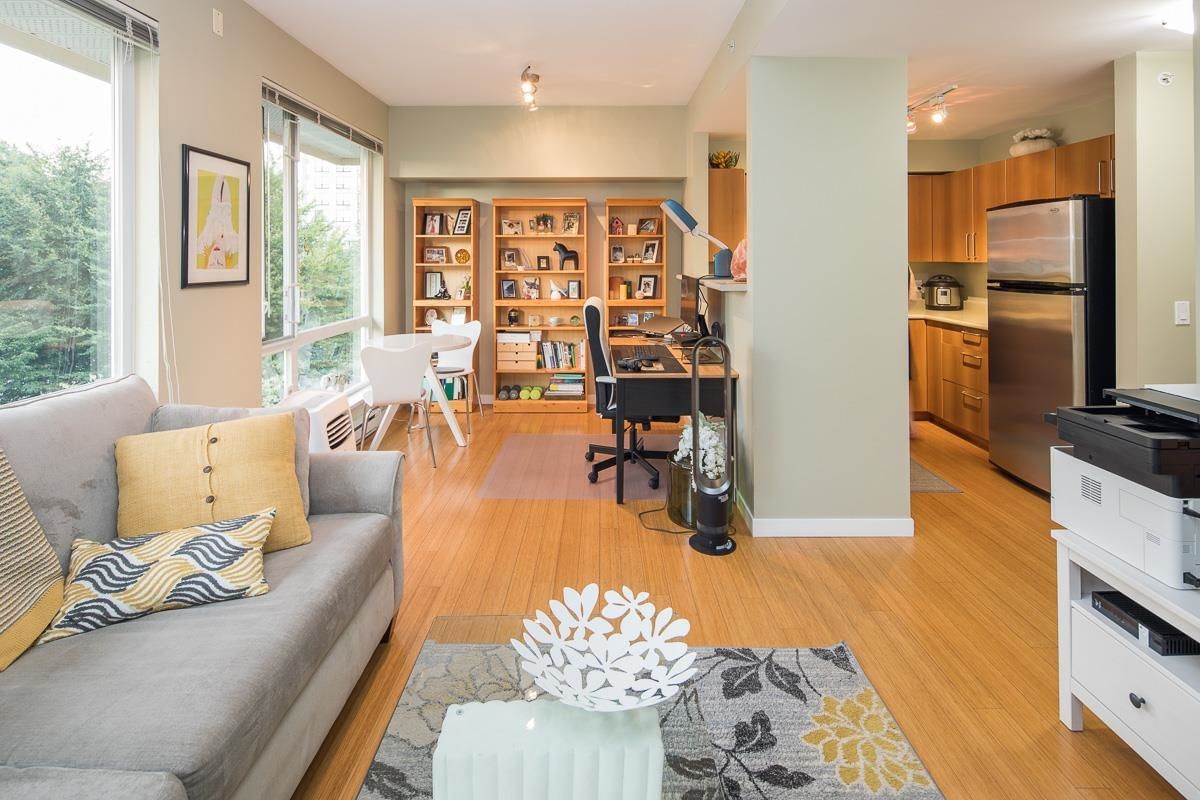 Listing Image 5