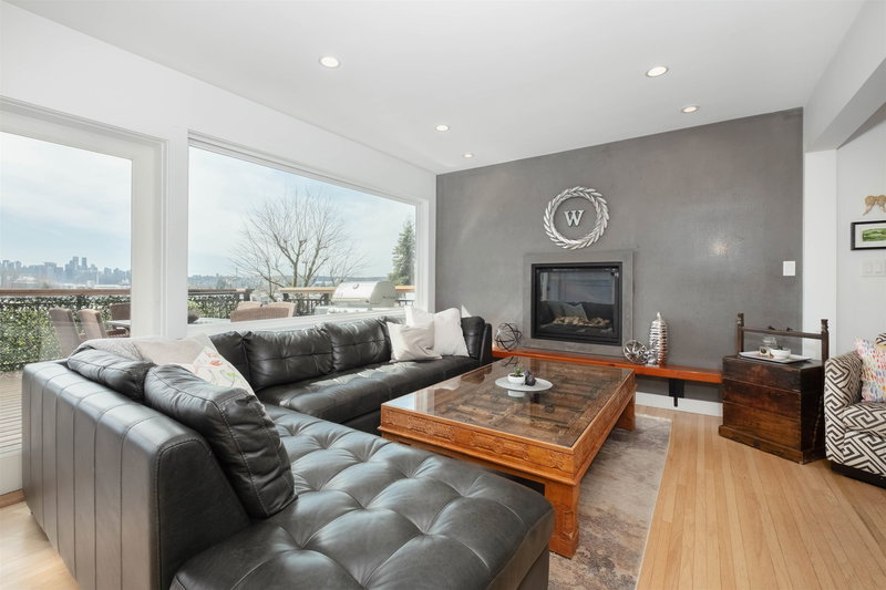 1095 Keith Road, North Vancouver, V7P 1Y6 | Image 3