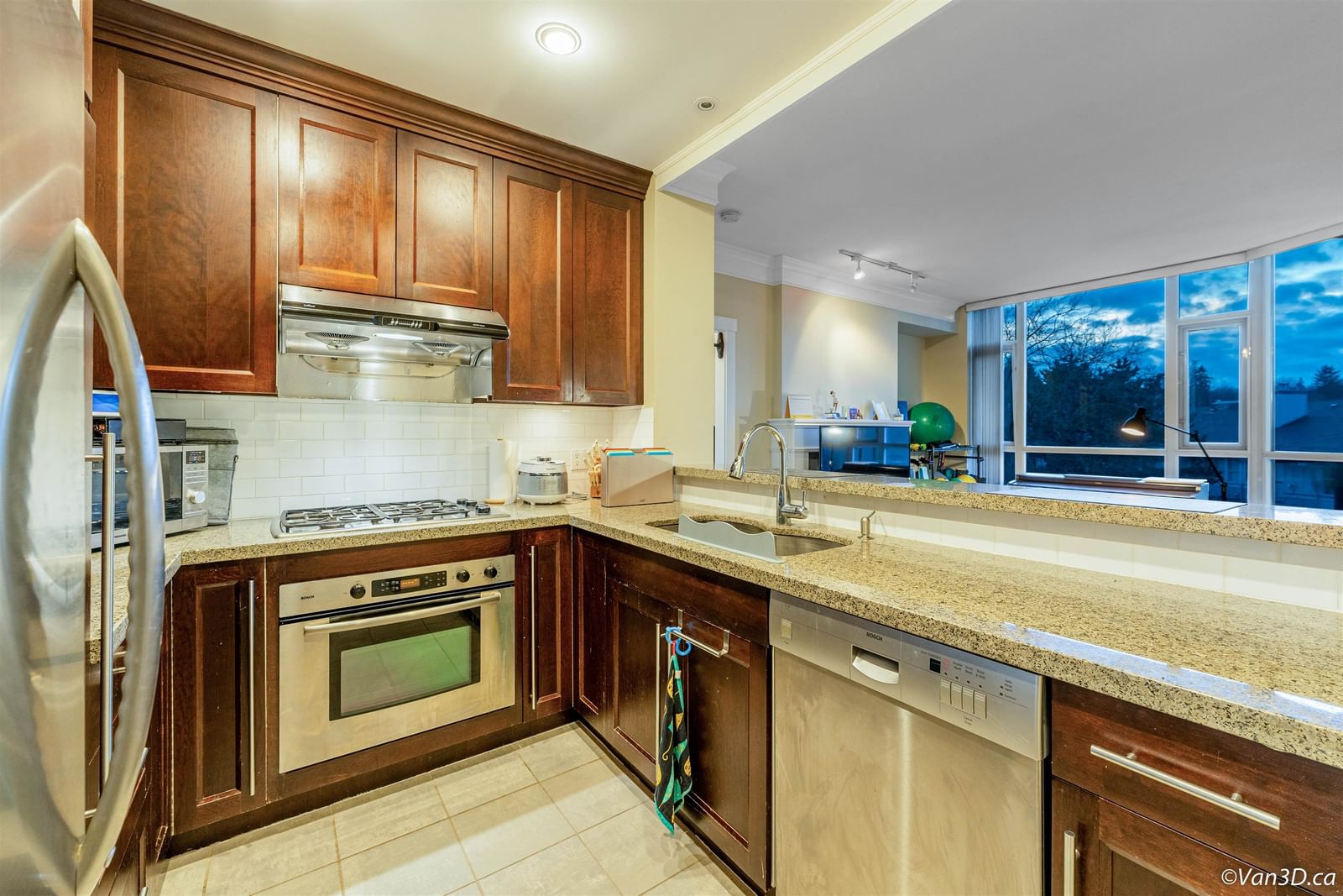 Listing Image 12