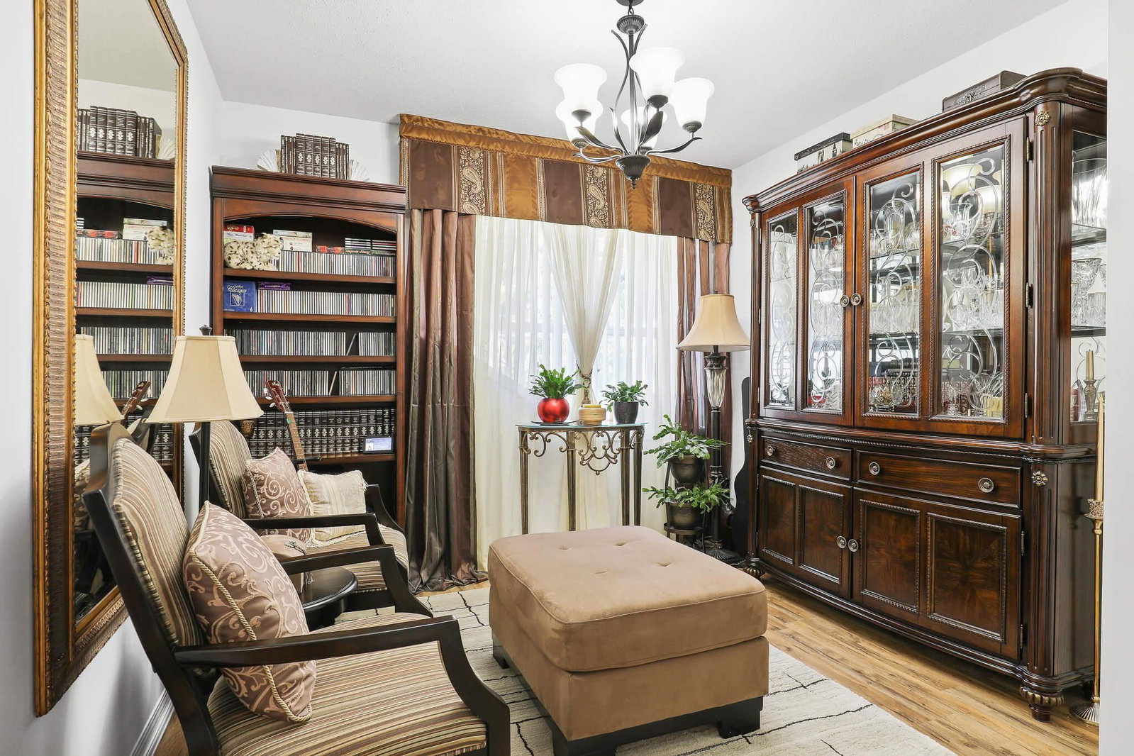 Listing Image 11