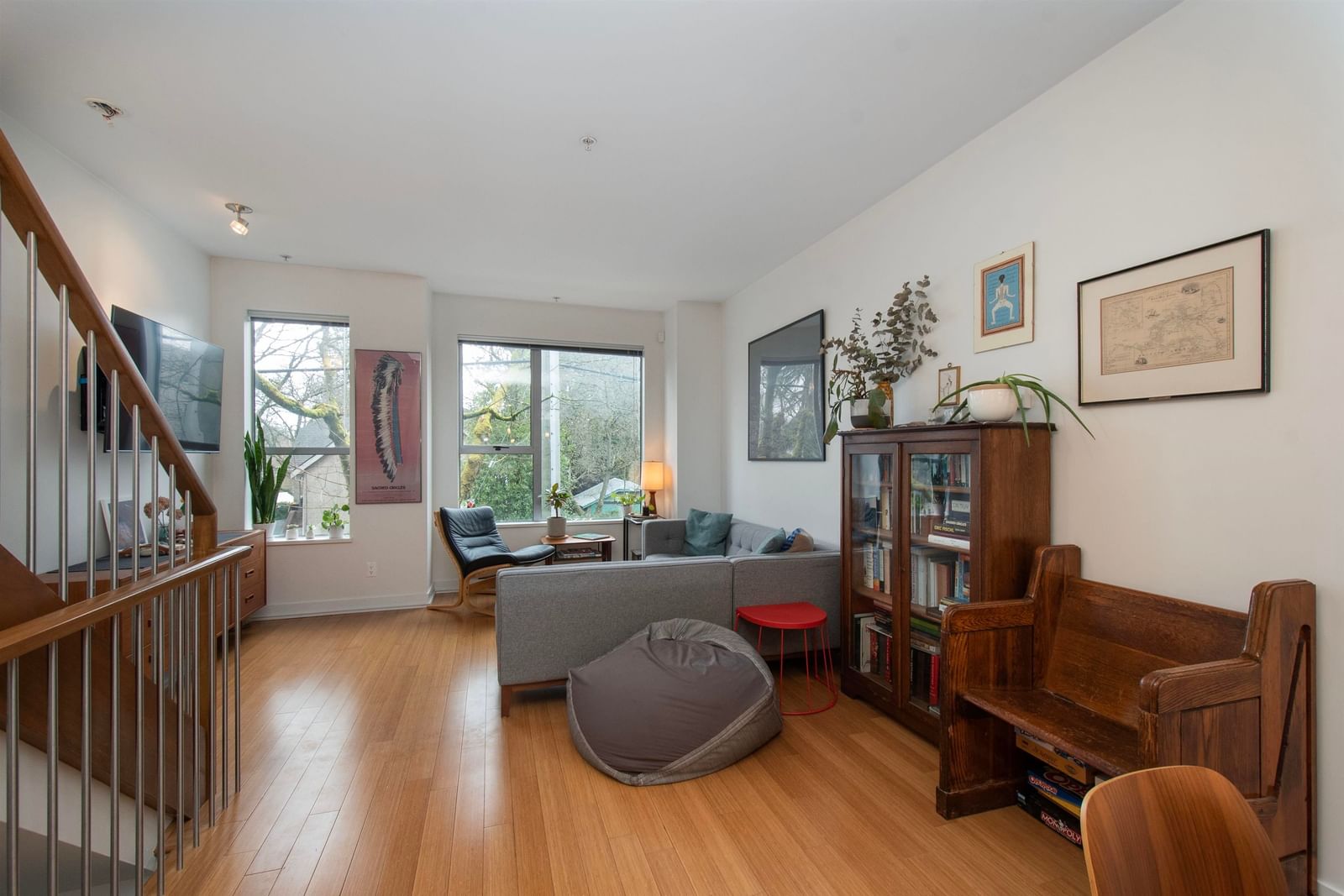 Listing Image 8