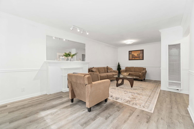 1921 Tatlow Avenue, North Vancouver, V7P 3A2 | Image 2