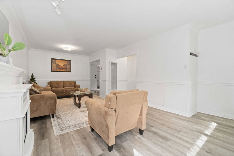 1921 Tatlow Avenue, North Vancouver, V7P 3A2 | Image 3