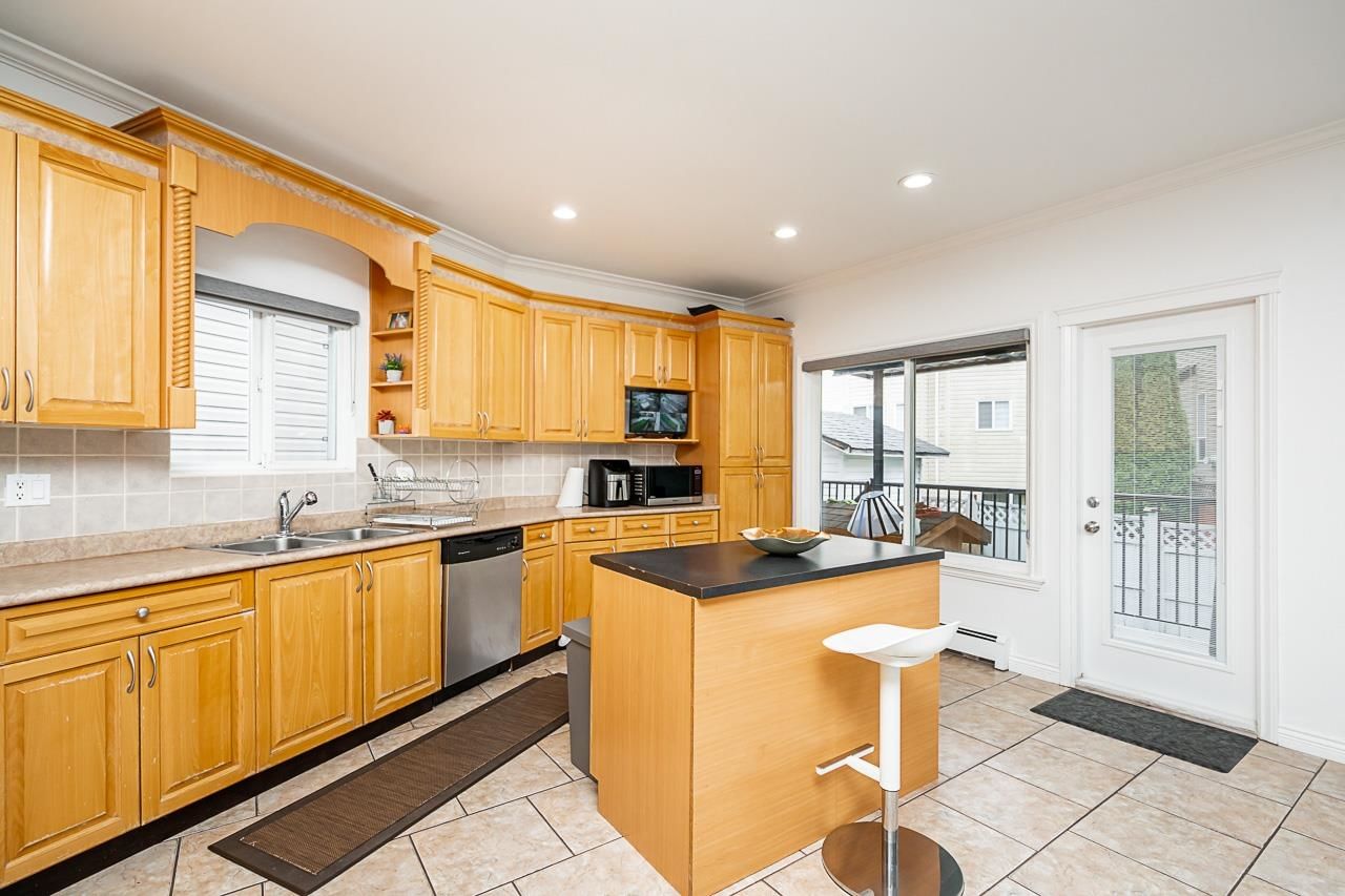 Listing Image 11